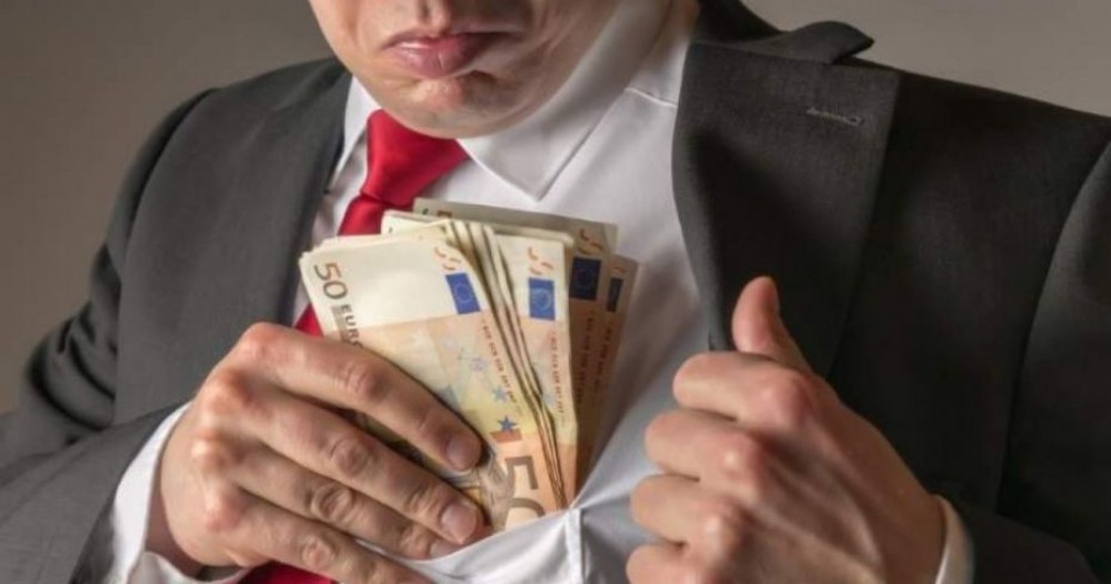 Un șef din cadrul Chișinău-GAZ, prins cu mită: A pretins 5.000 de EURO de la un consumator conectat neautorizat